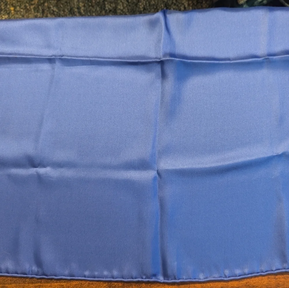 🖤 Triangle 3 Silk Vintage handsewn rolled handkerchief pocket square Green Blue